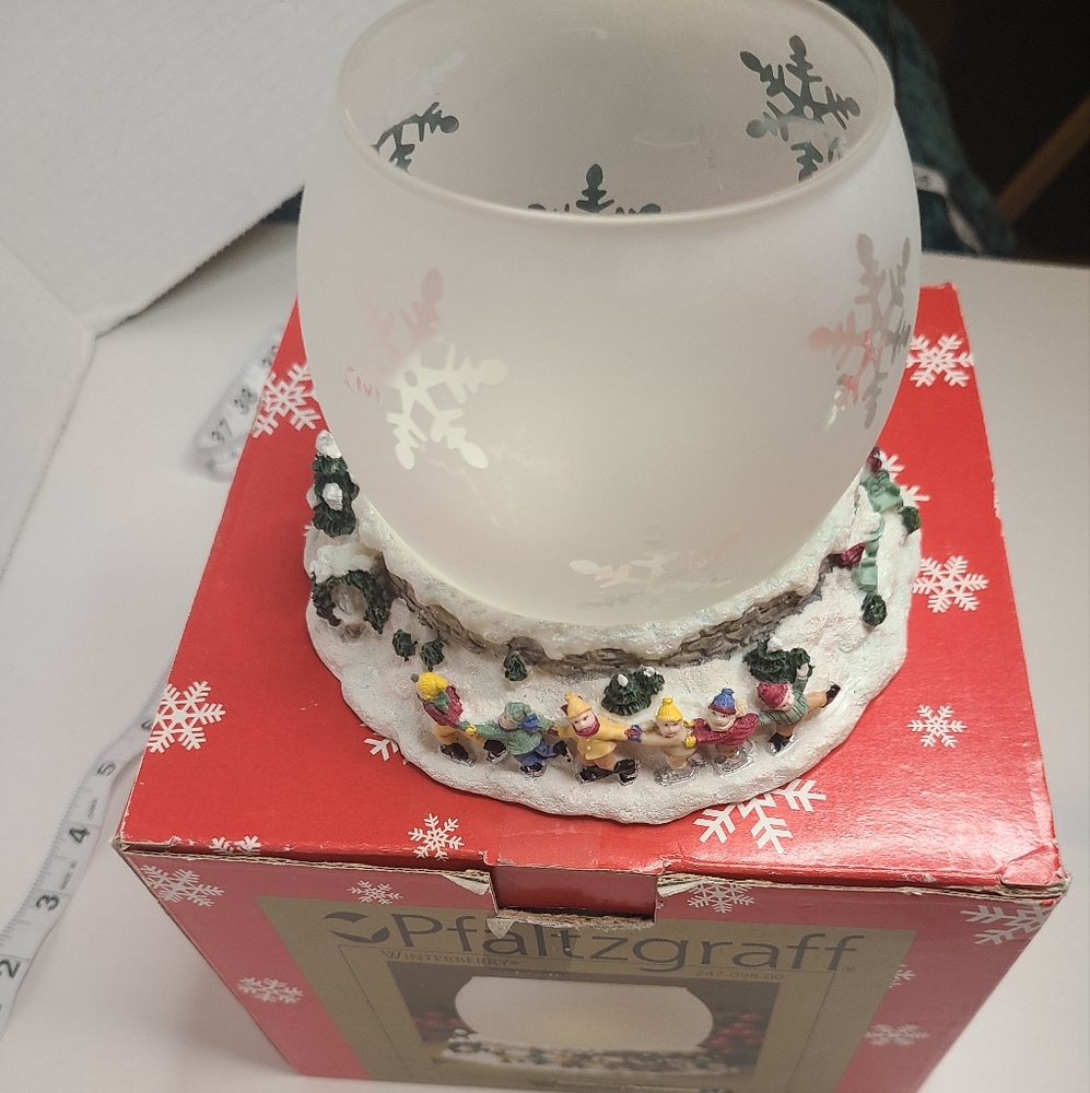 Pfaltzgraff Winterberry Sculpted Tealight Globe Children Playing Tree Snowman